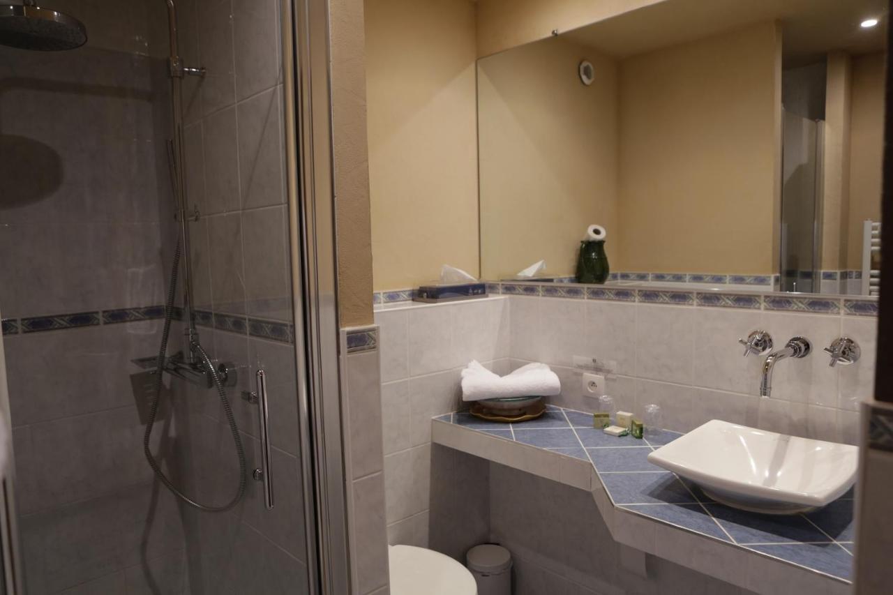 Logis Auberge Du Barrez Mur-de-Barrez Εξωτερικό φωτογραφία