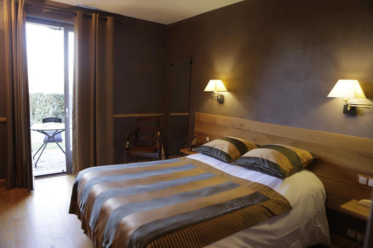 Logis Auberge Du Barrez Mur-de-Barrez Εξωτερικό φωτογραφία