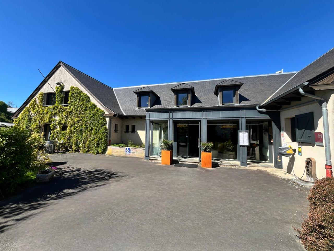 Logis Auberge Du Barrez Mur-de-Barrez Εξωτερικό φωτογραφία